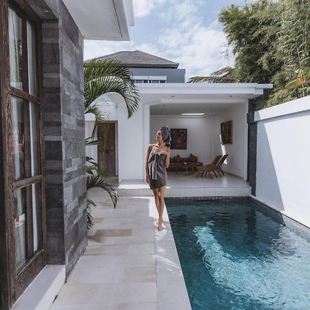Aster Villa Seminyak Zewnętrze zdjęcie