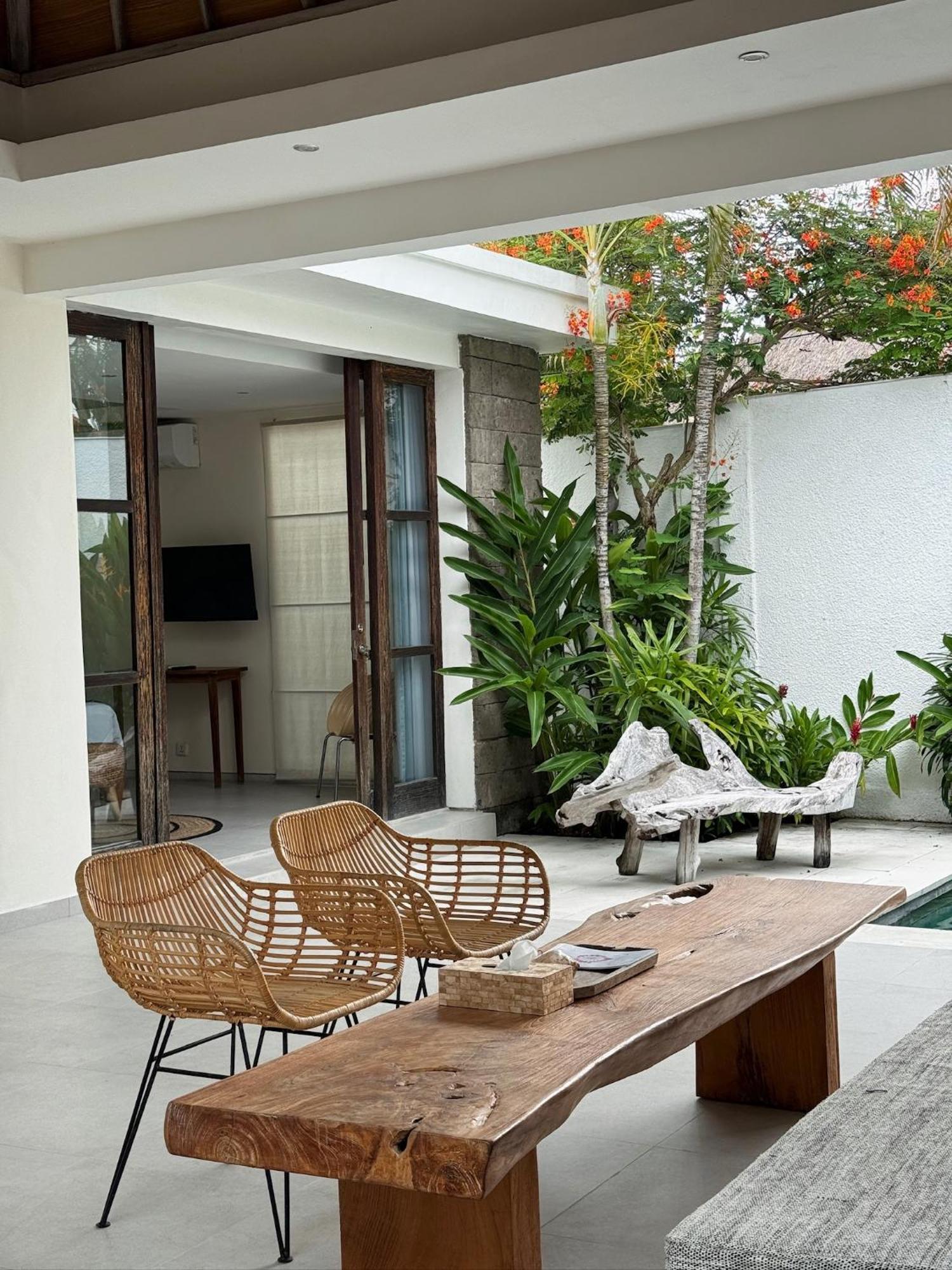 Aster Villa Seminyak Zewnętrze zdjęcie